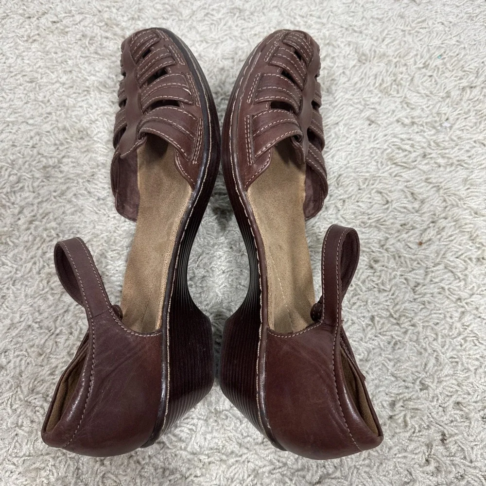 Clarks‎ Wendy River Brown Leather Closed Toe Comfort Shoes Womens 9M Wedge Work